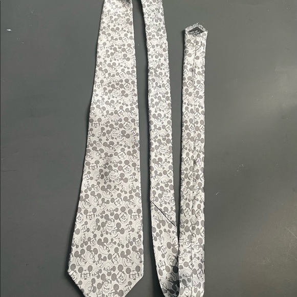 Original Disney Parks Silk Neck Tie Mickey Mouse With Glasses - 60" - Picture 2 of 4